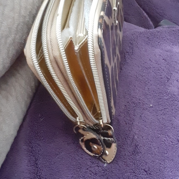 Steve Madden Leopard wallet - Picture 5 of 6